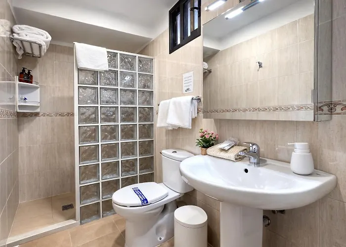 Cerca De La Playa Y Jardin Apartament