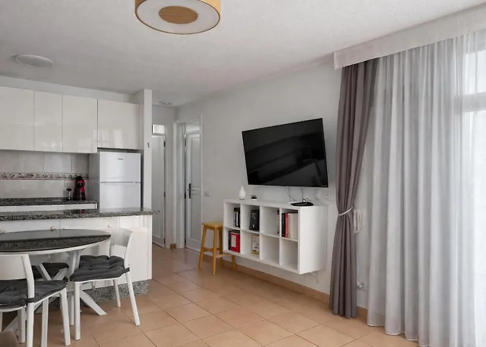 Cerca De La Playa Y Jardin Apartament